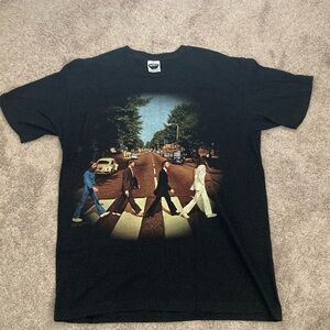 Black Beatles Abbey Road Sz M short unisex short sleeved T-shirt. (Vintage)